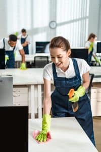 externalizar los servicios de limpieza en tu empresa